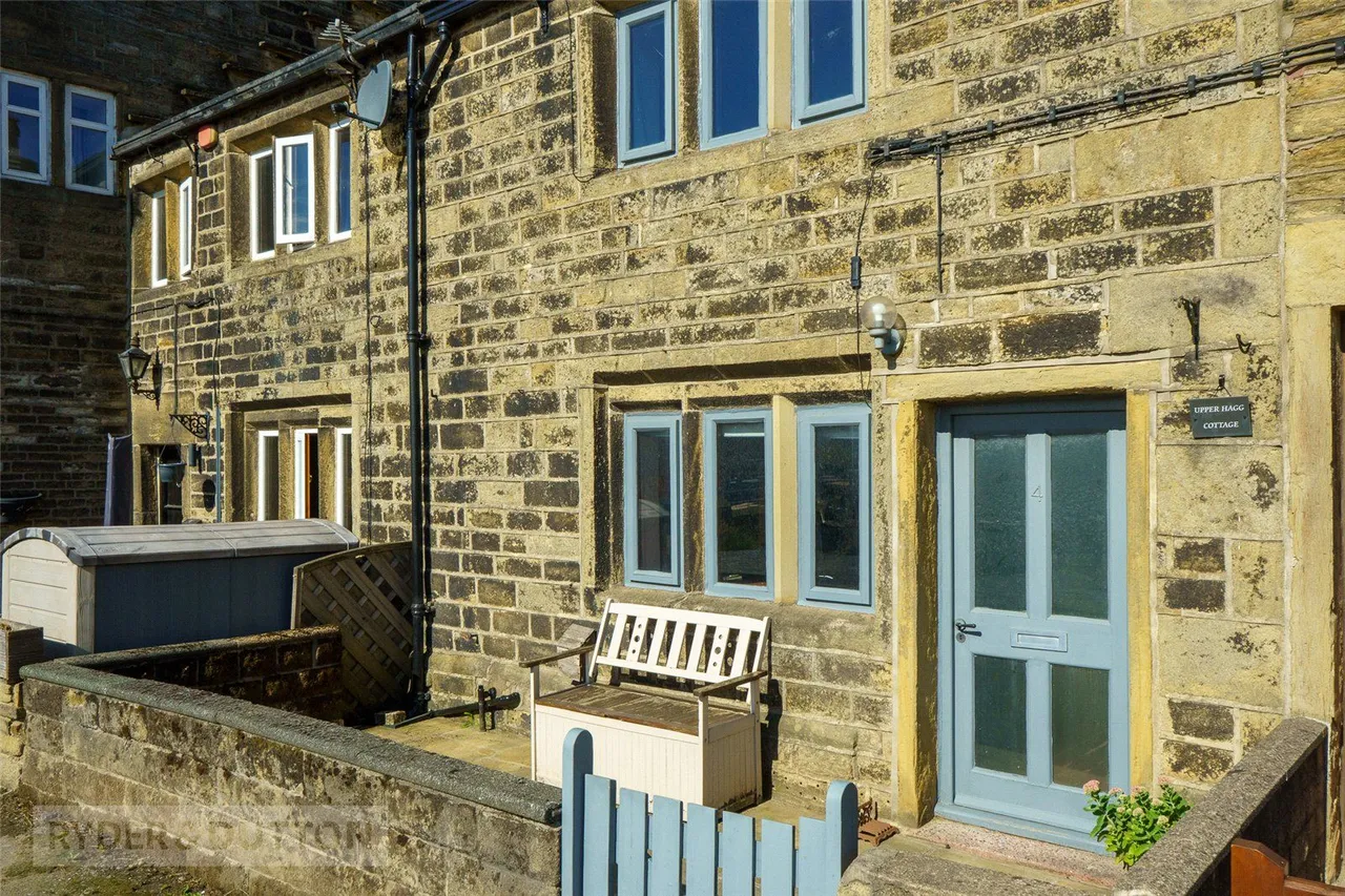 Upper Hagg, Thongsbridge, HD9, photo 26