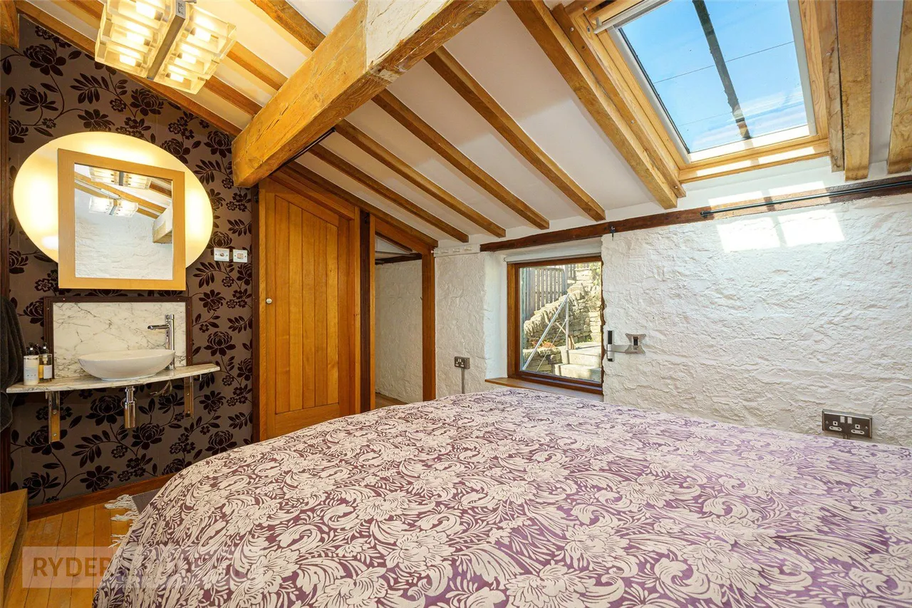 Upper Hagg, Thongsbridge, HD9, photo 15