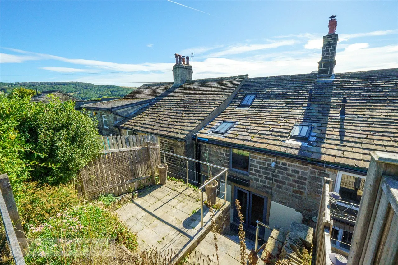 Upper Hagg, Thongsbridge, HD9, photo 25