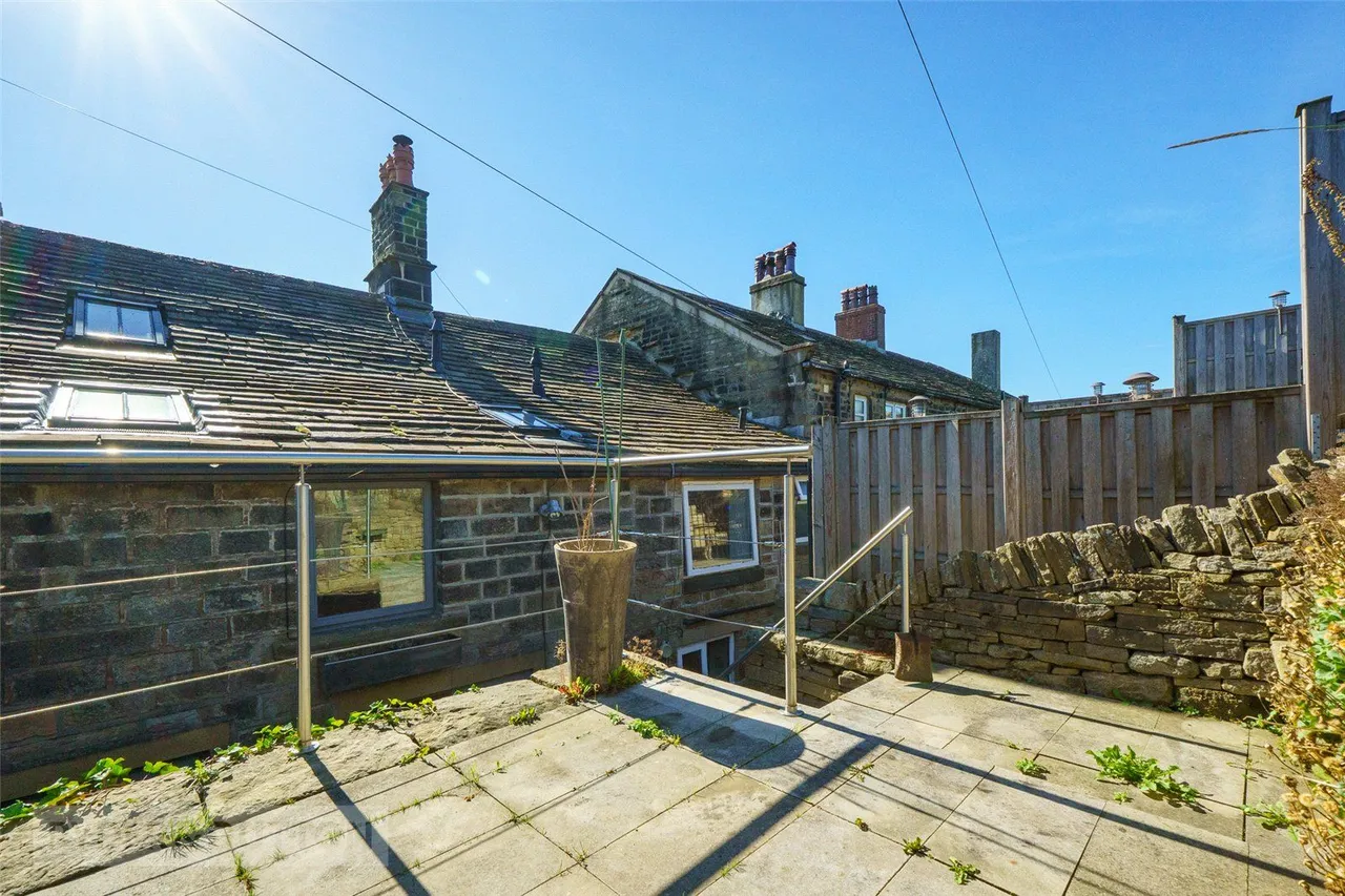 Upper Hagg, Thongsbridge, HD9, photo 22