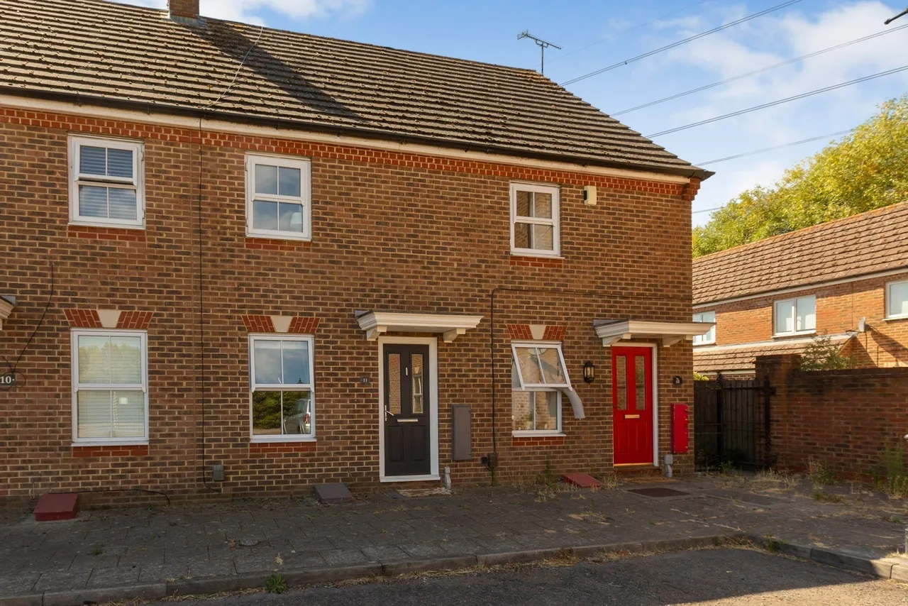 2 bed house for sale — Keen Close, Aylesbury, Buckinghamshire, HP19