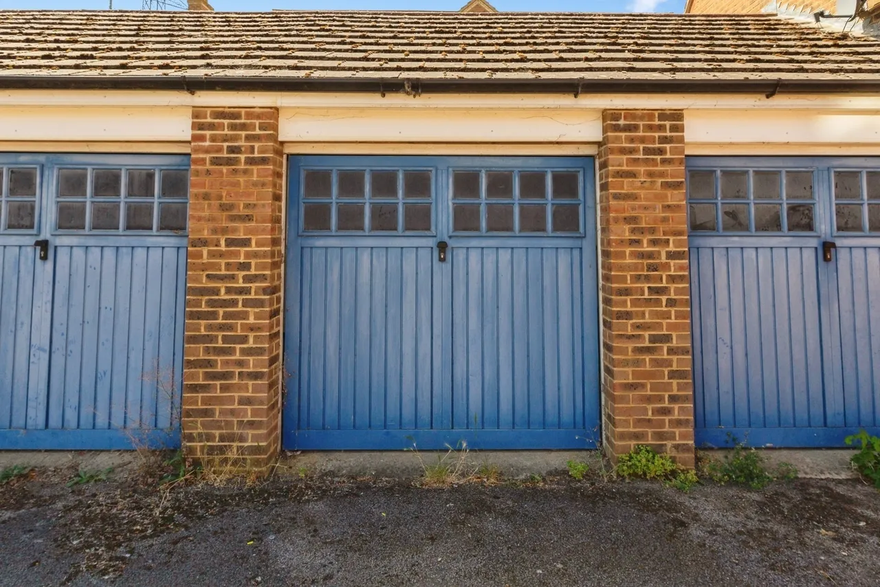 Keen Close, Aylesbury, Buckinghamshire, HP19, photo 4