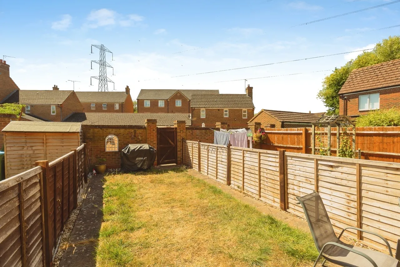 Keen Close, Aylesbury, Buckinghamshire, HP19, photo 13