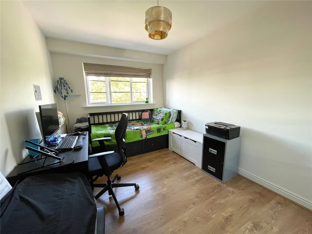 Wallis Square, Farnborough, Hampshire, GU14 7GU, photo 5