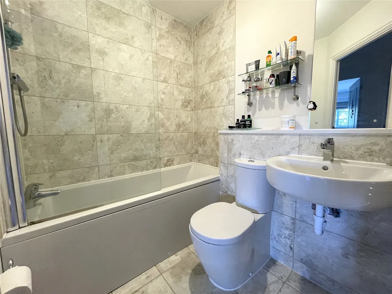 Wallis Square, Farnborough, Hampshire, GU14 7GU, photo 6