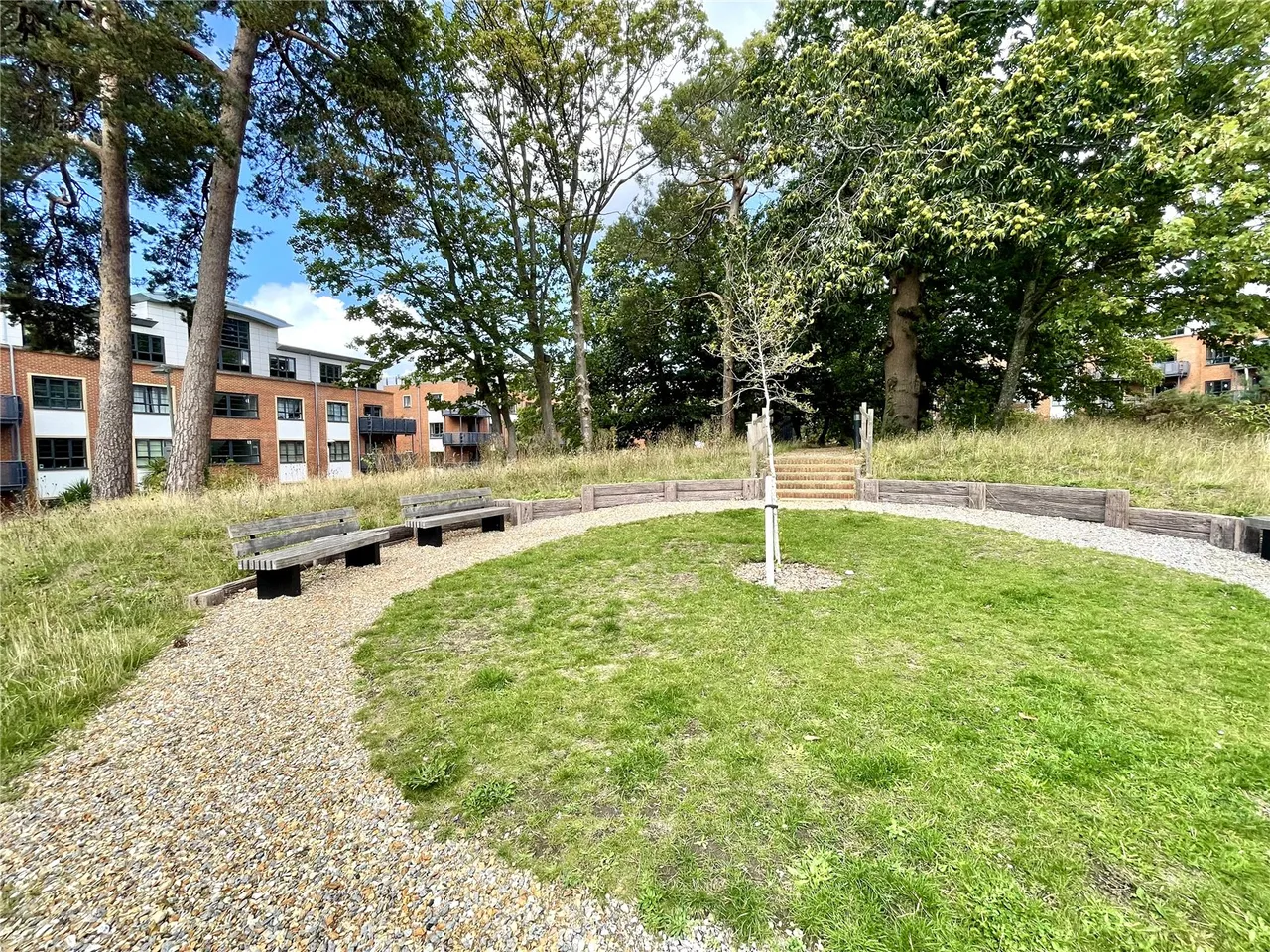 Wallis Square, Farnborough, Hampshire, GU14 7GU, photo 7