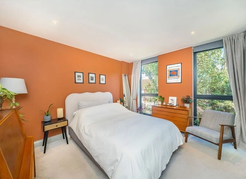 Indigo Square, Surbiton, KT6, photo 4