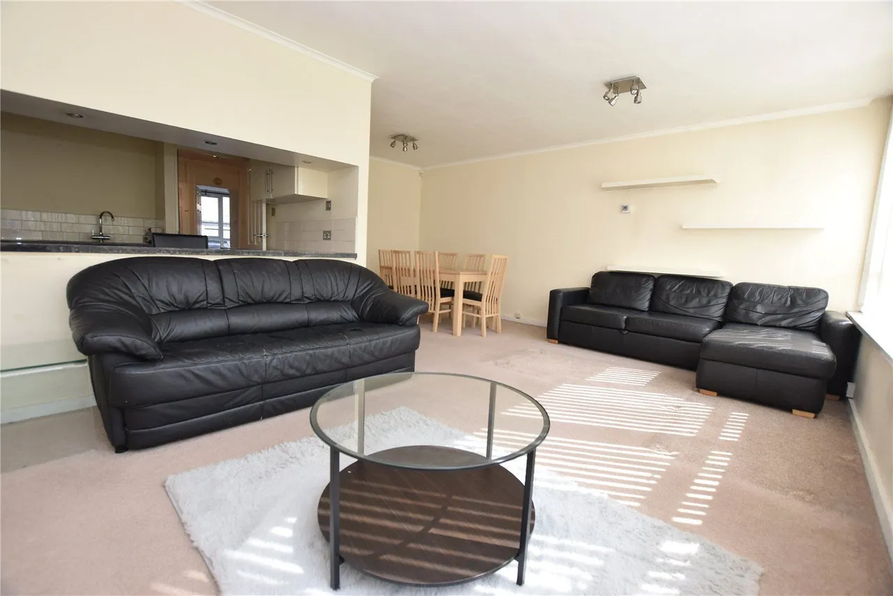 Ingledew Court, Leeds, LS17, photo 2