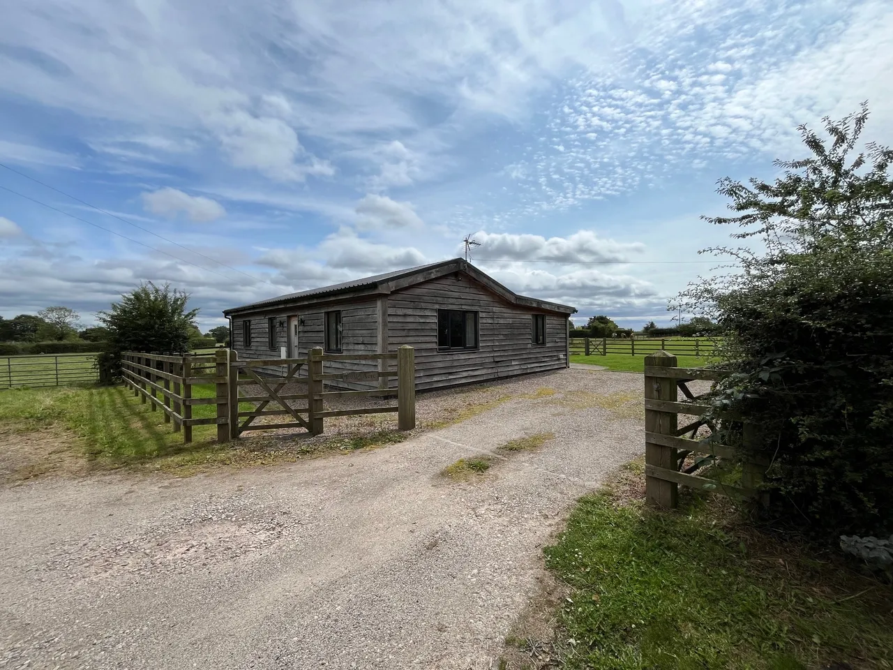 2 bed barn conversion to rent, Woodcock Heath, Kingstone, ST14