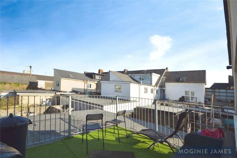 6 bed house for sale, Mackintosh Place, Cardiff, CF24