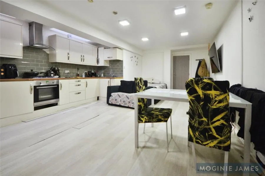 Mackintosh Place, Cardiff, CF24, photo 4
