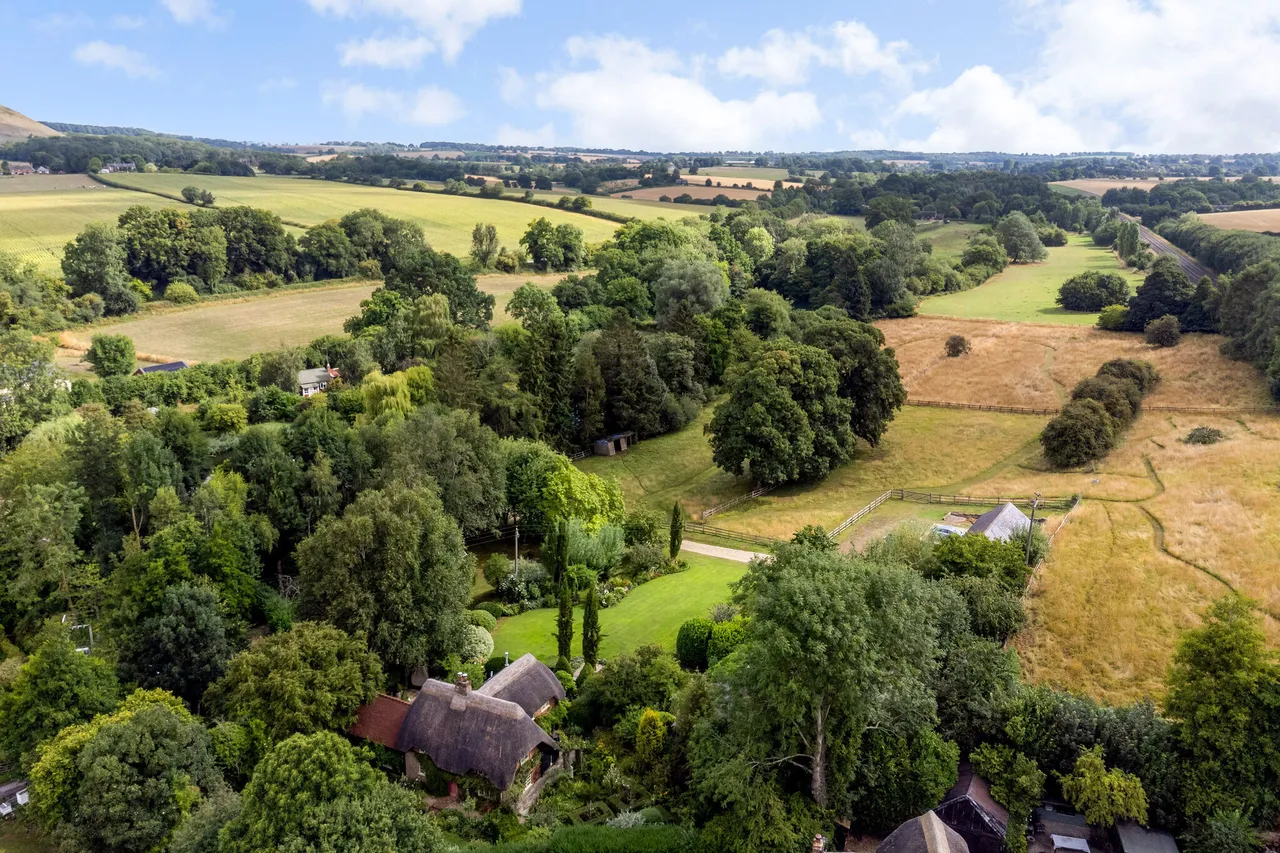 Milkhouse Water, Pewsey, SN9, photo 2