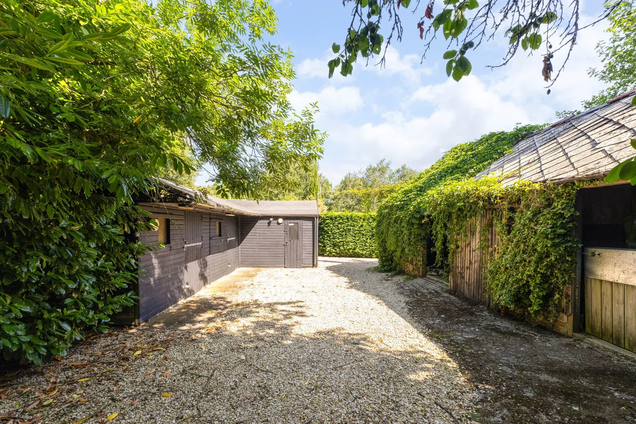 Milkhouse Water, Pewsey, SN9, photo 11