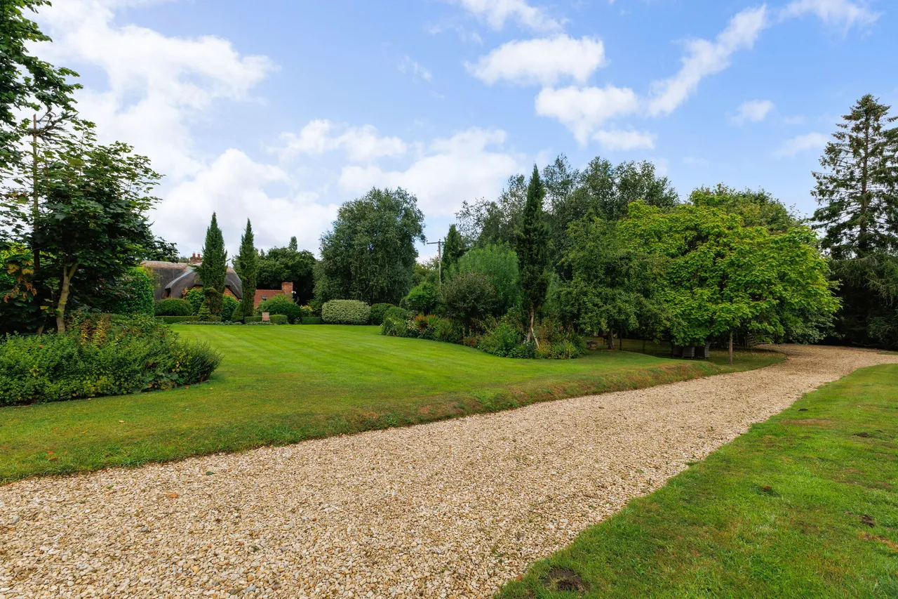 Milkhouse Water, Pewsey, SN9, photo 12