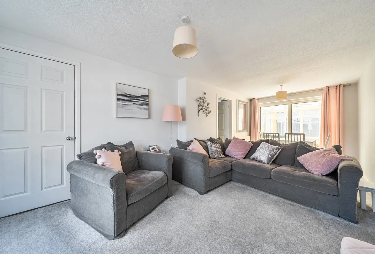 Avondale Close, Horley, RH6 8BN, photo 10
