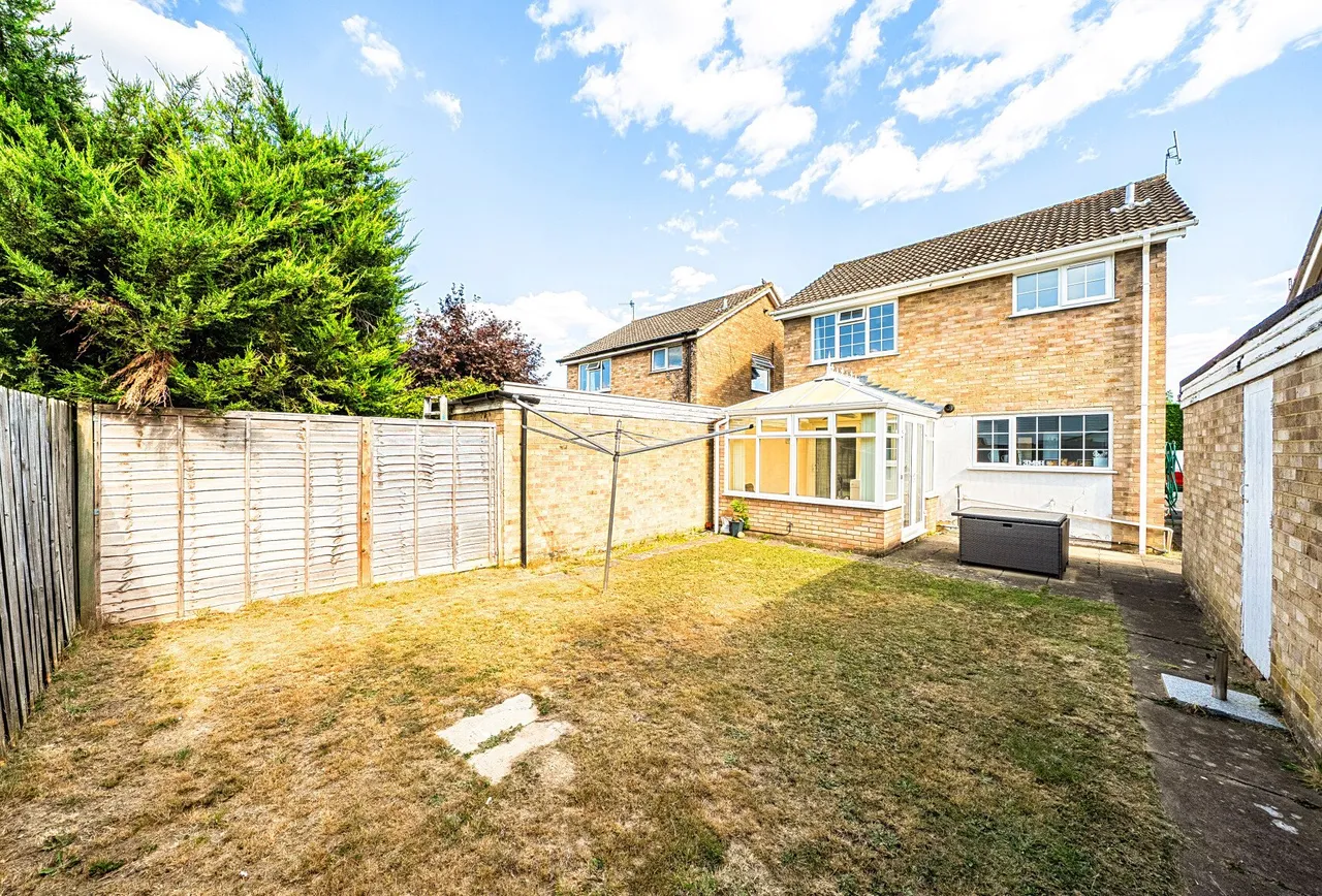 Avondale Close, Horley, RH6 8BN, photo 9