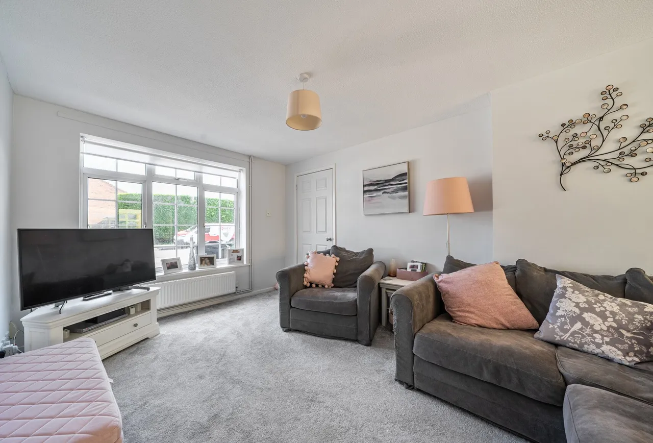 Avondale Close, Horley, RH6 8BN, photo 3