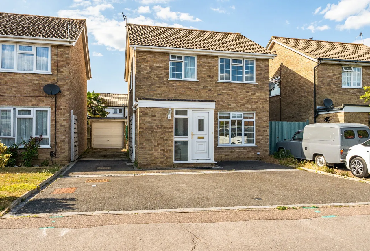 Avondale Close, Horley, RH6 8BN, photo 6