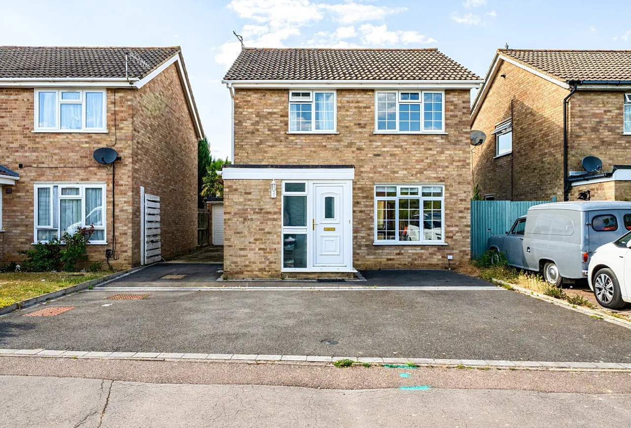 Avondale Close, Horley, RH6 8BN, photo 14