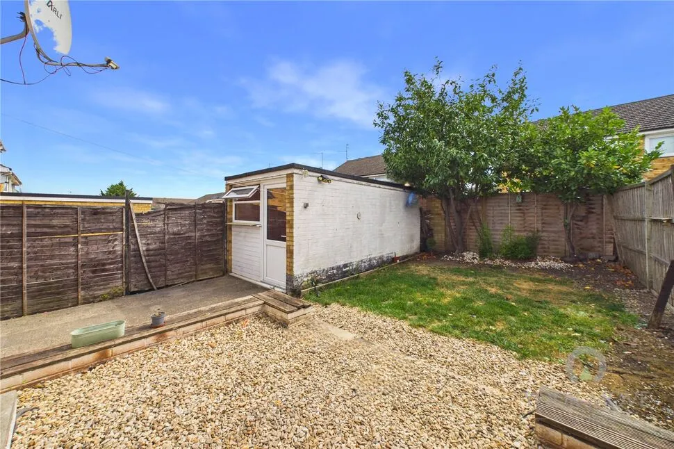 Masefield Drive, Rushden, NN10, photo 11