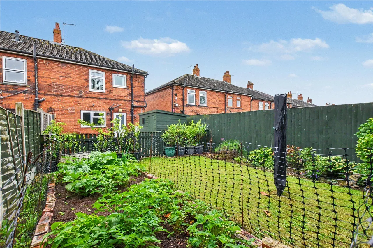 Garden House Lane, Tingley, WF3, photo 17