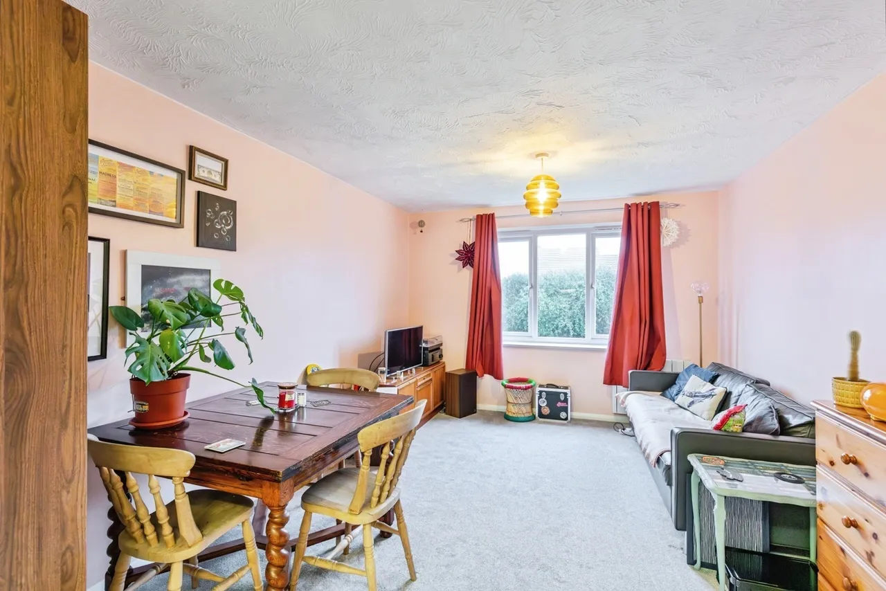 Bordeaux Close, Northampton, NN5, photo 4