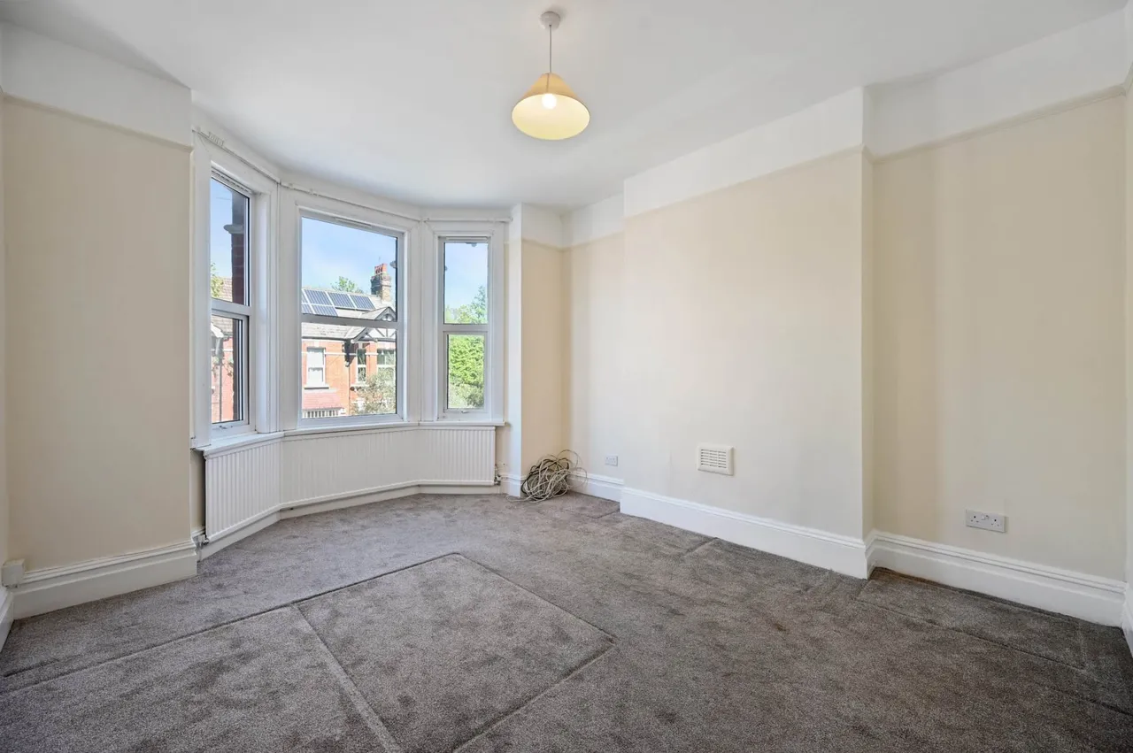 4 bed flat for sale, Wotton Road, Cricklewood, NW2