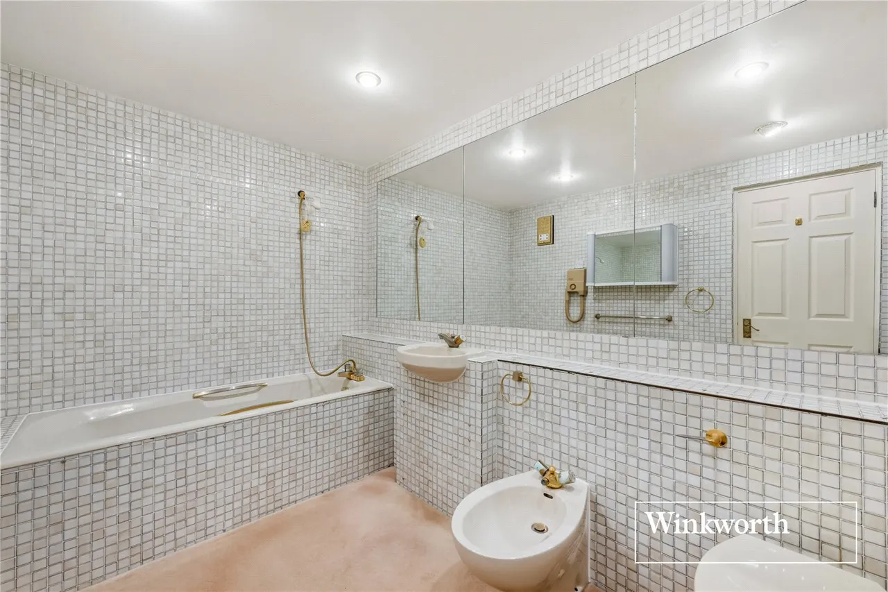 Hendon Lane, Finchley, London, N3, photo 10