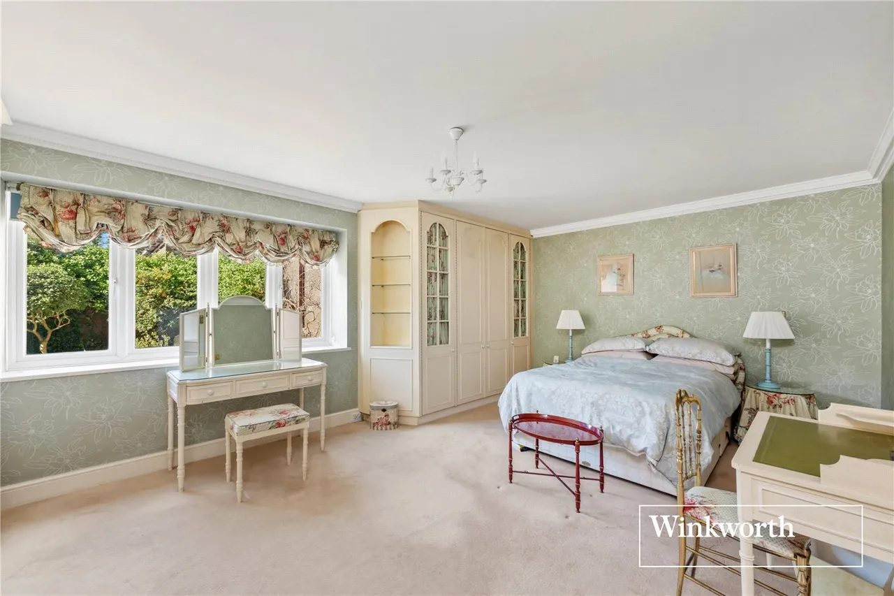 Hendon Lane, Finchley, London, N3, photo 11