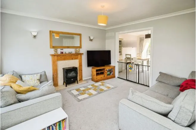 Devizes Drive, Wirral, photo 2