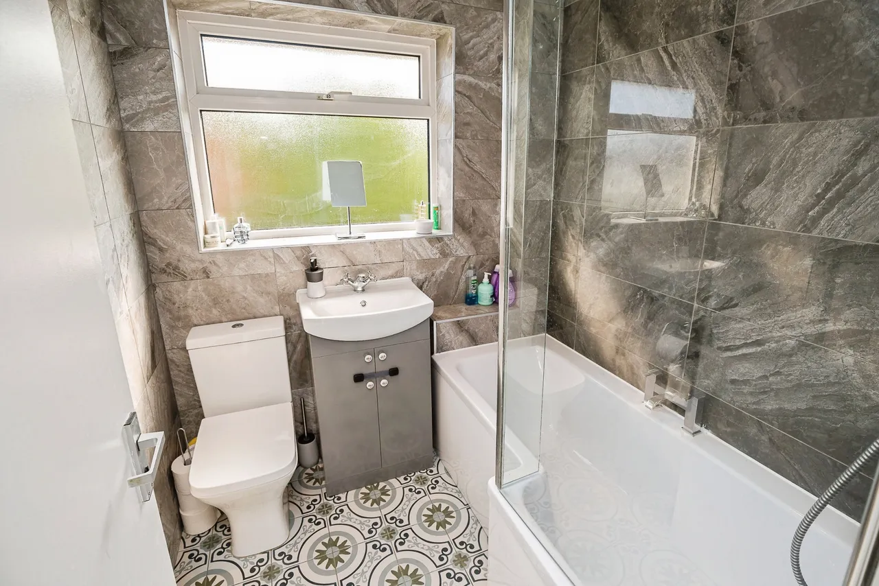 Devizes Drive, Wirral, photo 11