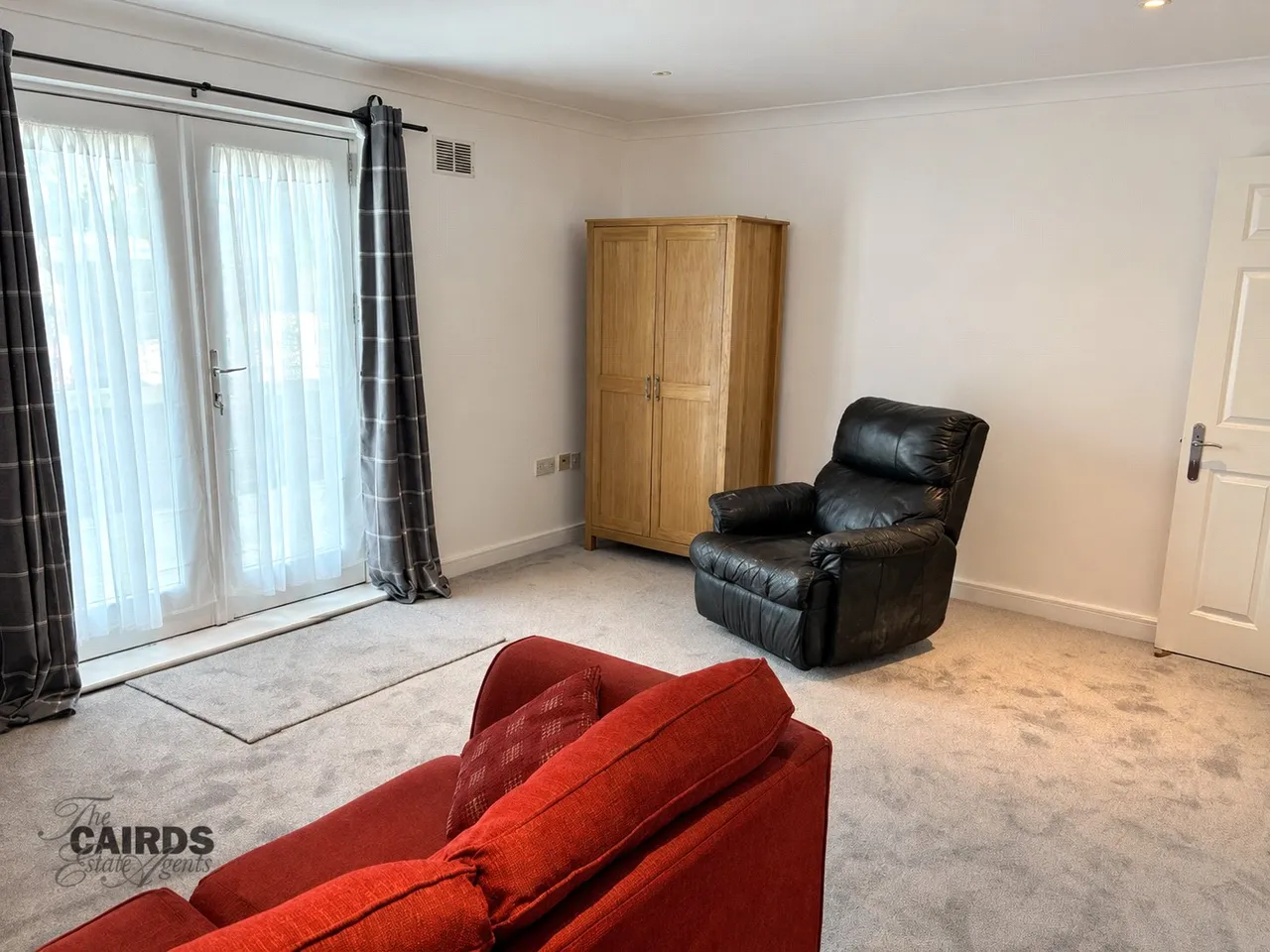 Leret Way, Leatherhead, KT22, photo 3