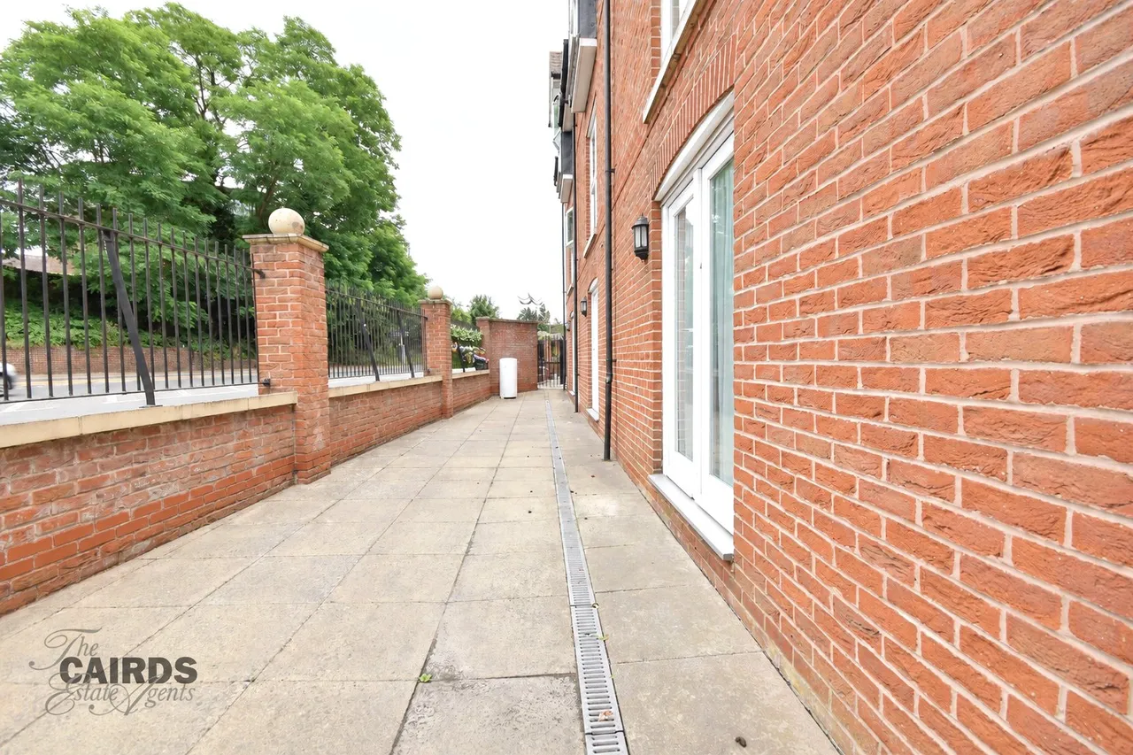 Leret Way, Leatherhead, KT22, photo 8