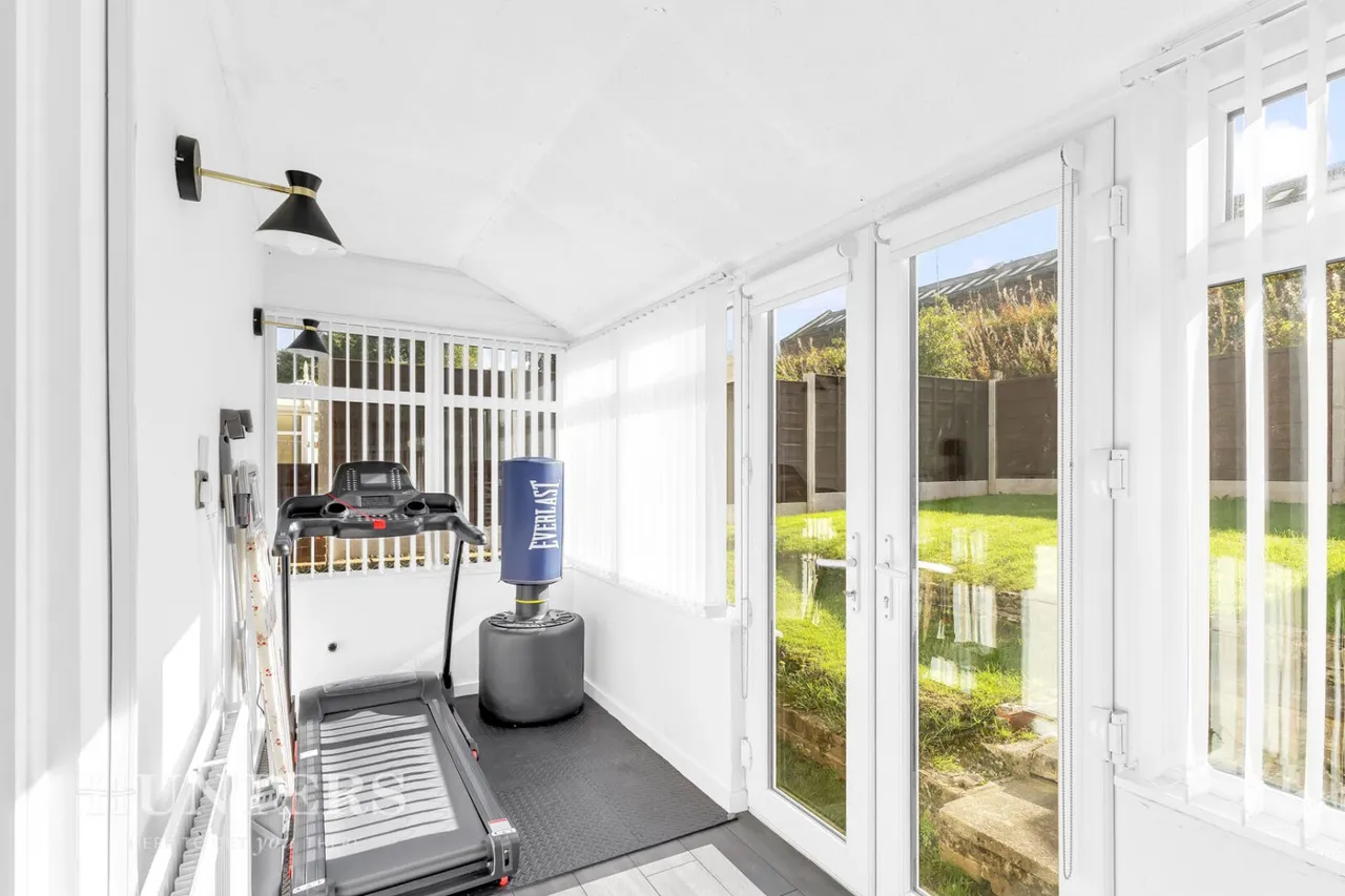Fairfax Drive, Smithy Bridge, OL15, photo 11