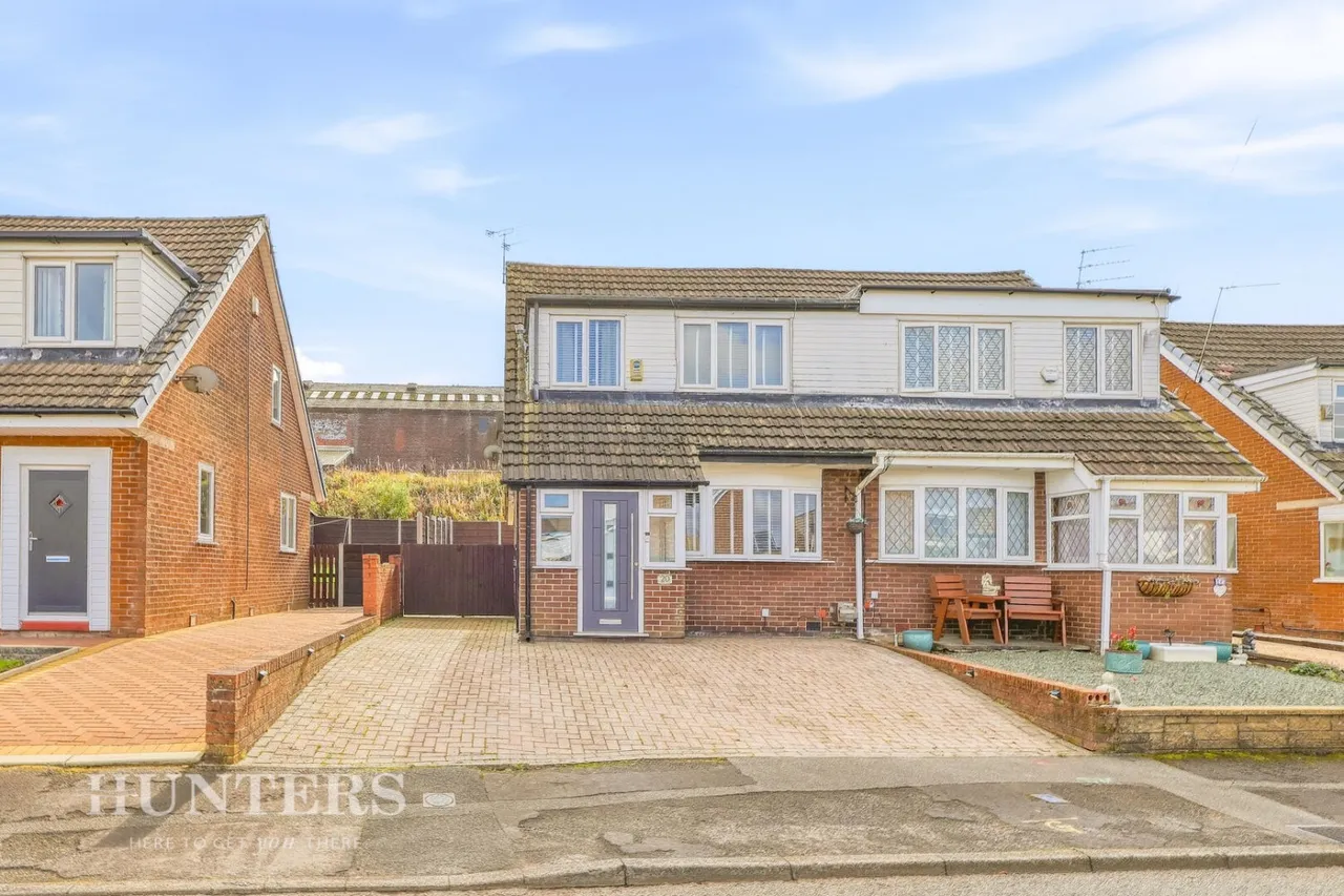3 bed house for sale, Fairfax Drive, Smithy Bridge, OL15