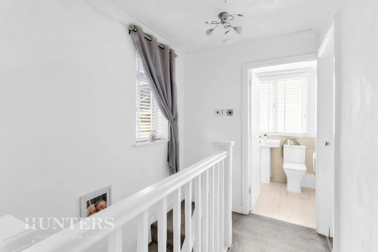 Fairfax Drive, Smithy Bridge, OL15, photo 13