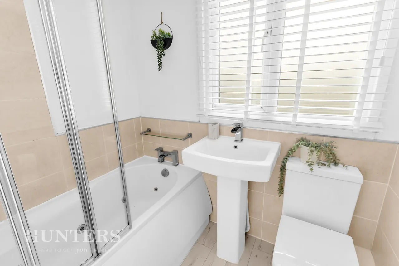 Fairfax Drive, Smithy Bridge, OL15, photo 22