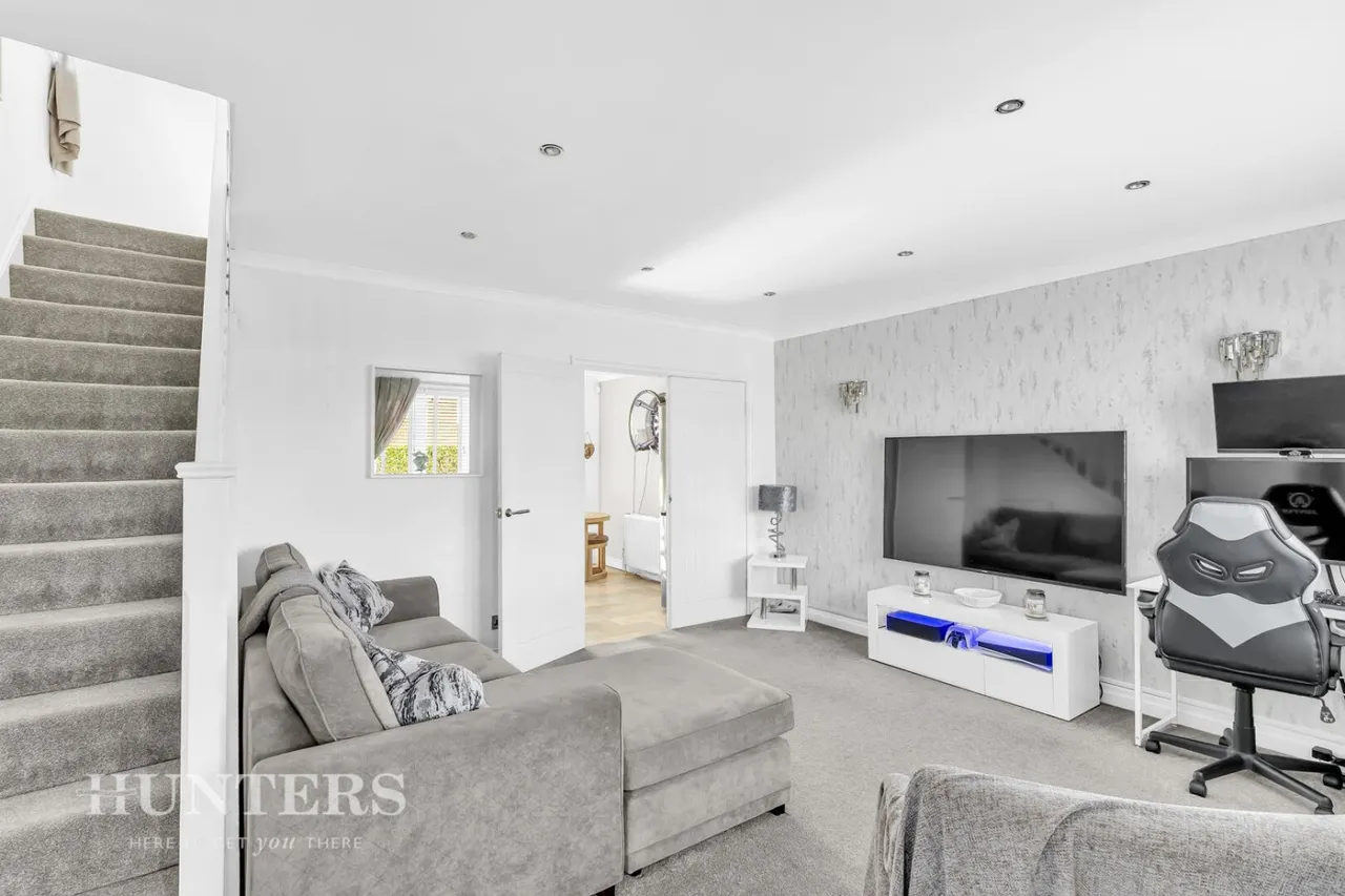 Fairfax Drive, Smithy Bridge, OL15, photo 2