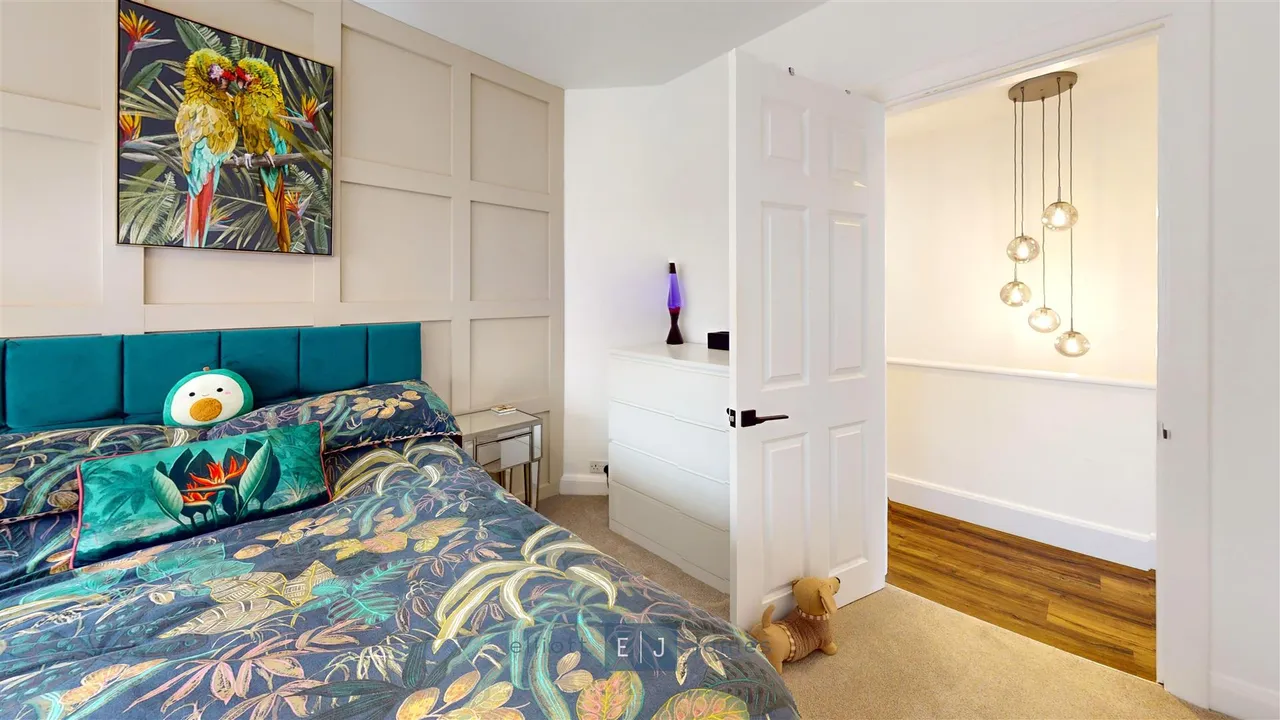 Sedley Rise, Loughton, photo 10