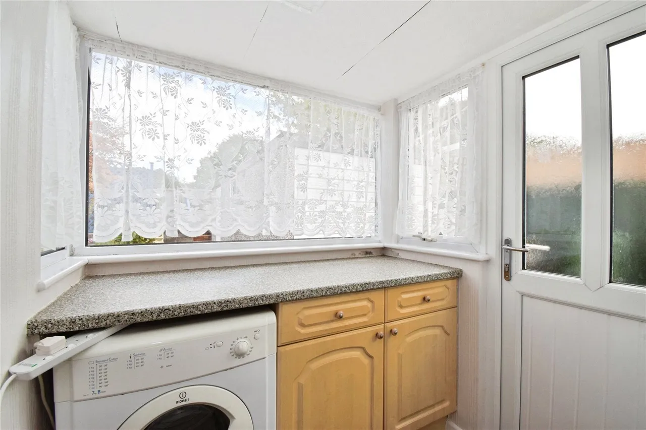 Avondale Road, Wigston, LE18, photo 15