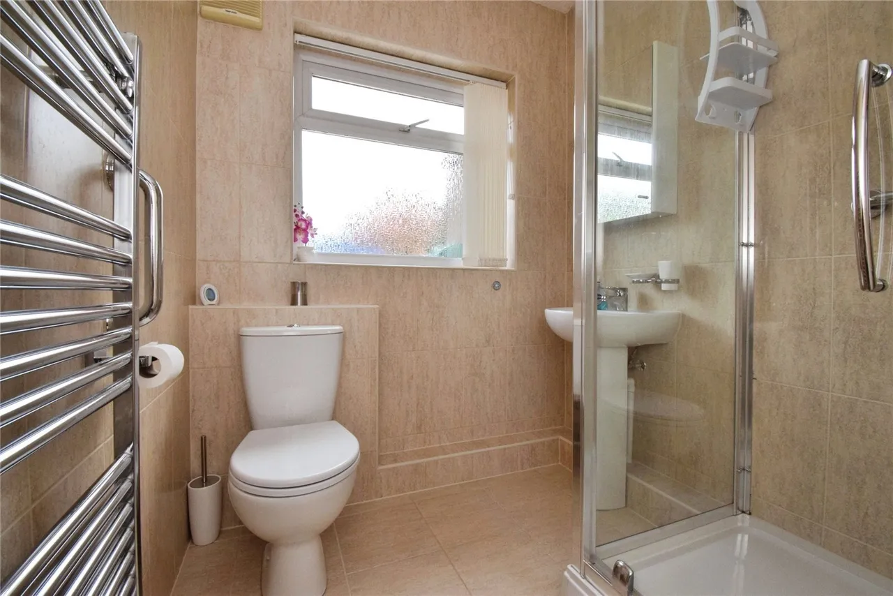 Avondale Road, Wigston, LE18, photo 9