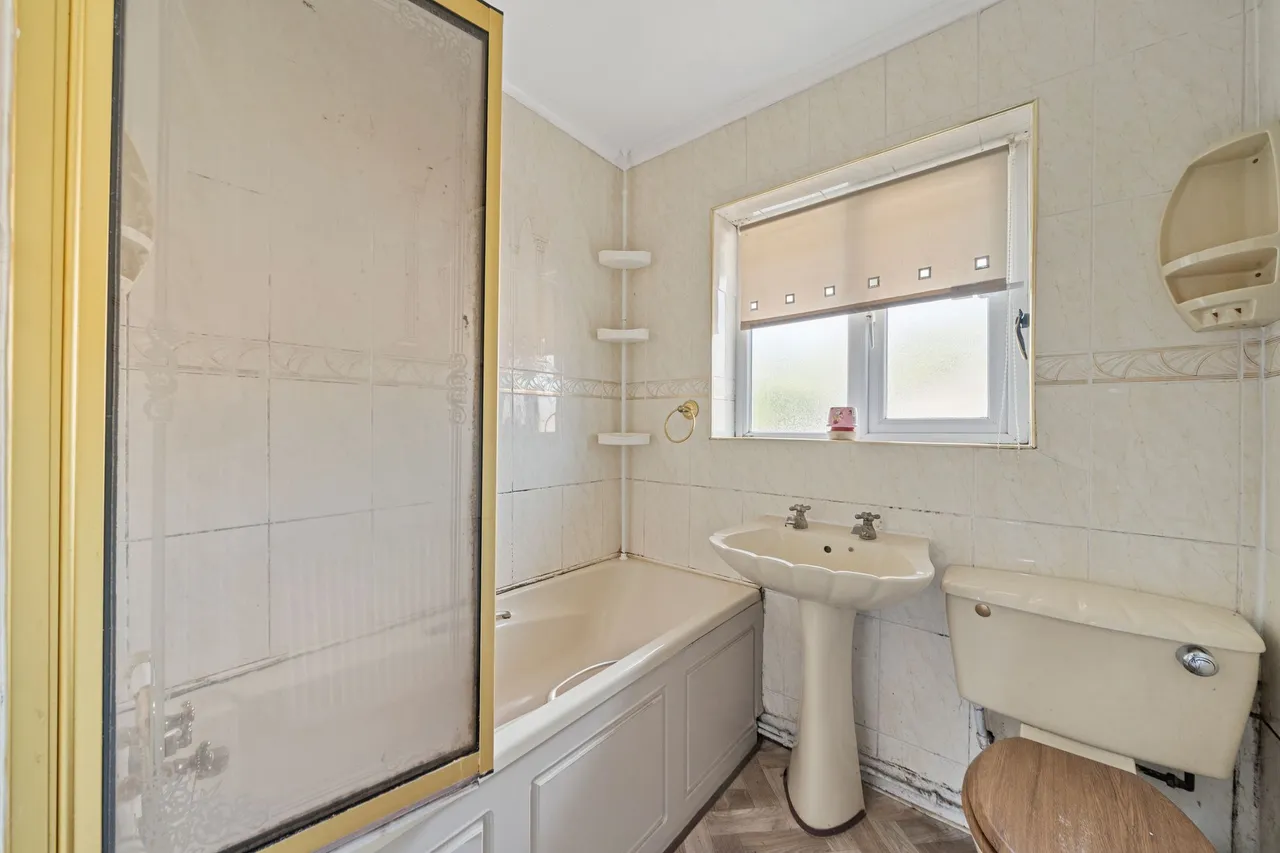 Peterhouse Walk, Ashton-In-Makerfield, WN4, photo 11