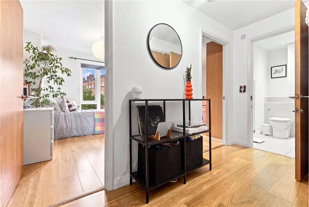 Cresset Road, London, E9, photo 6