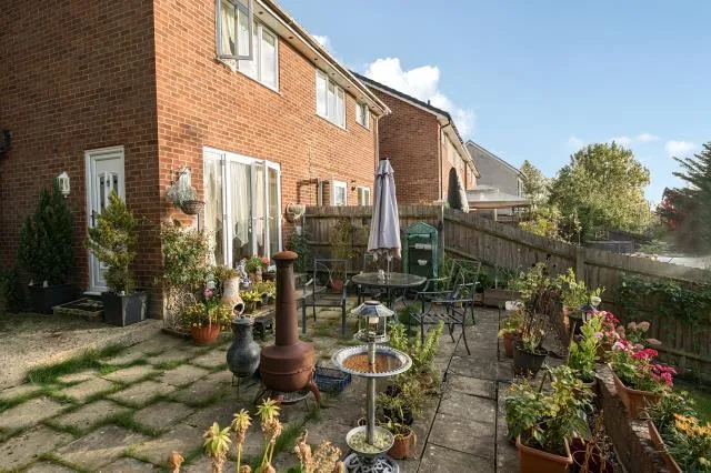 Pine Ridge, Newbury, RG14, photo 19