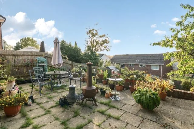 Pine Ridge, Newbury, RG14, photo 16
