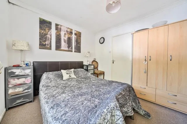 Pine Ridge, Newbury, RG14, photo 9