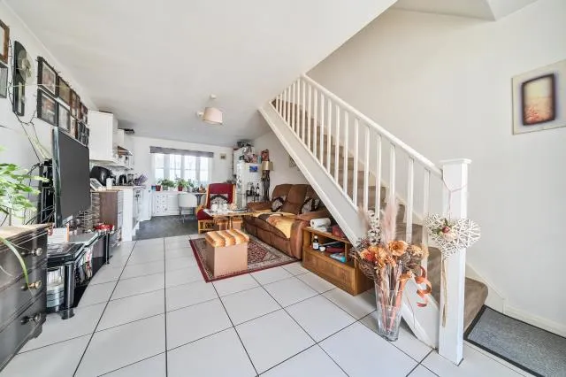 Pine Ridge, Newbury, RG14, photo 7