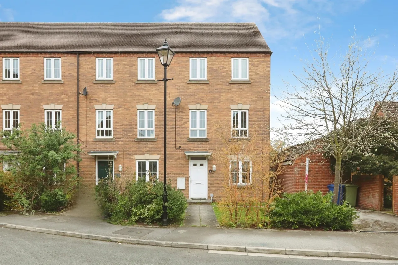 4 bed house for sale — Denbigh Avenue, Worksop