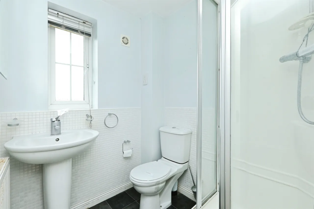 Denbigh Avenue, Worksop, photo 6