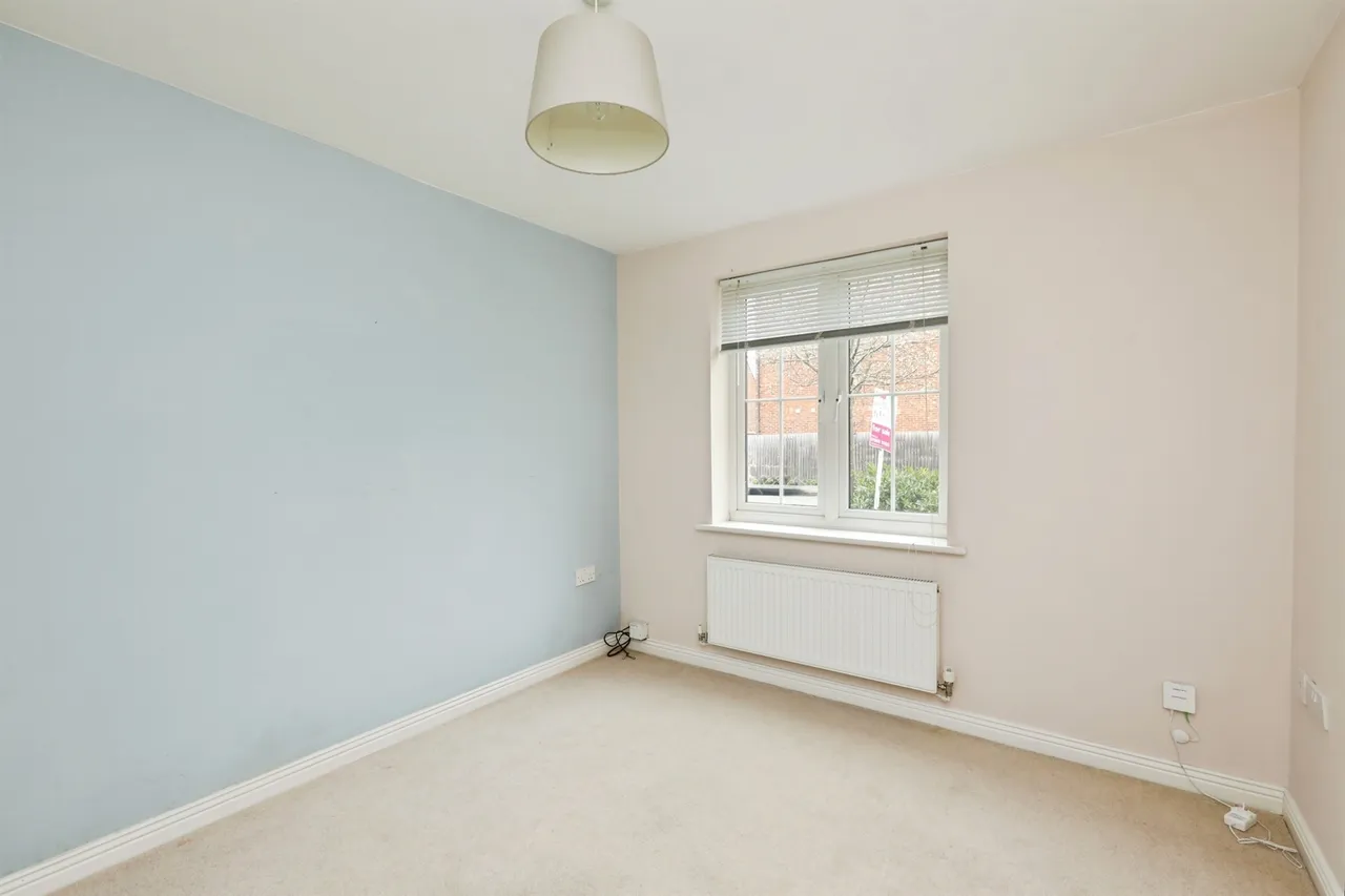 Denbigh Avenue, Worksop, photo 3